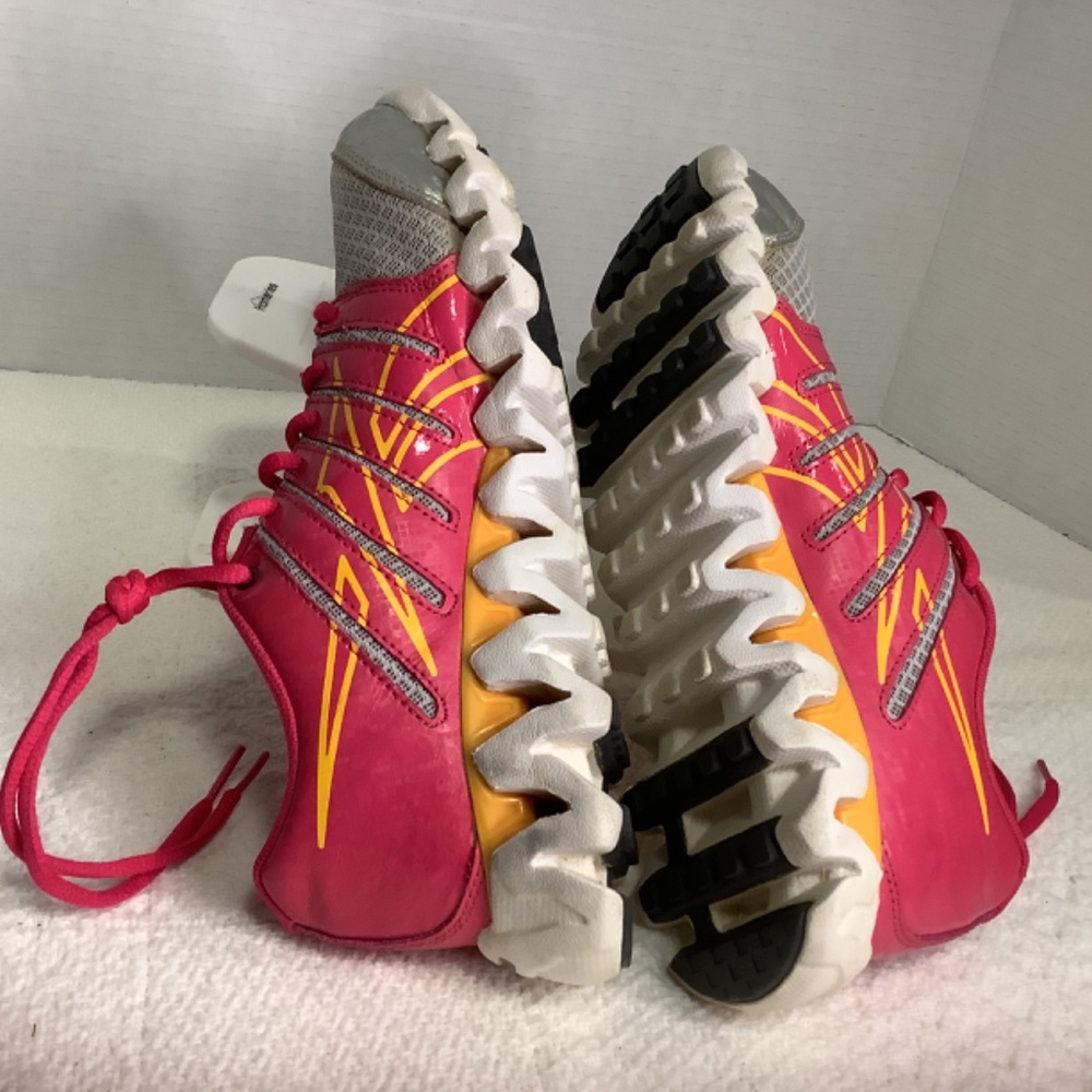 EUC Reebok Zigtech shark pin gray youth 5.5 or ladies 7.5 sneakers - Picture 9 of 13